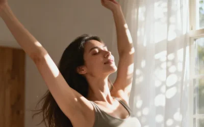 一对夫妻在咨询医生，面前放着基因检测报告