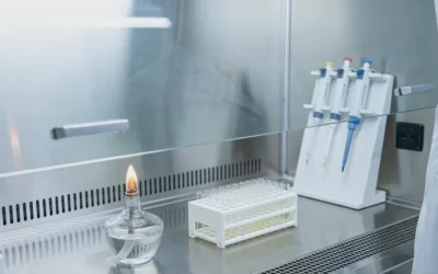 一张形象化的药物基因检测报告局部图，重点圈出“沙坦类药物：推荐”字样。