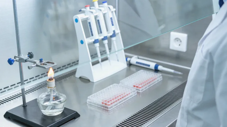 “沉睡火山”与乙肝病毒比喻的卡通图示