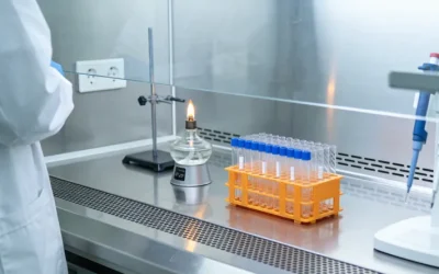 显微镜下PD-L1染色阳性的肿瘤细胞