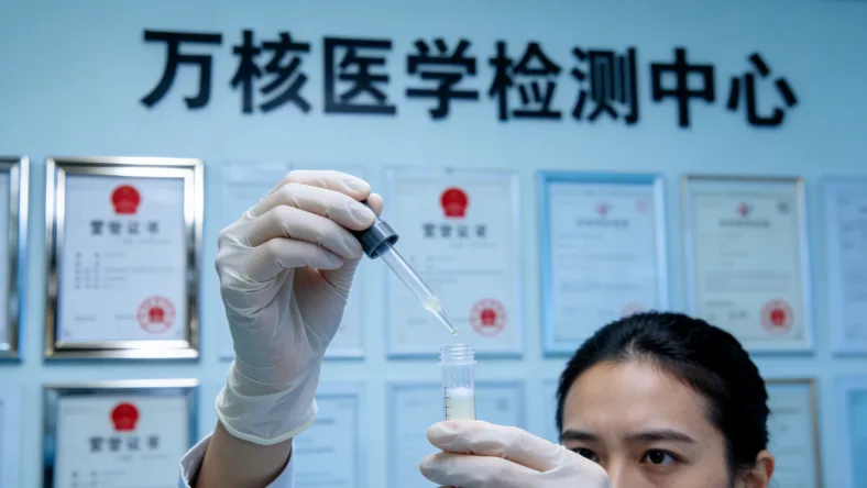 胸腔纵隔结构示意图，标出淋巴结位置